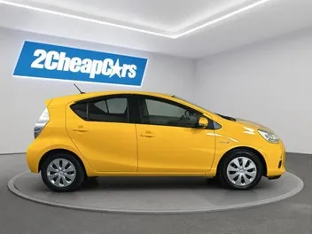 Toyota Aqua 2012 photo 5