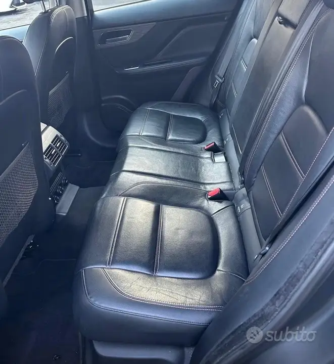 Jaguar F-Pace 2017 photo 3