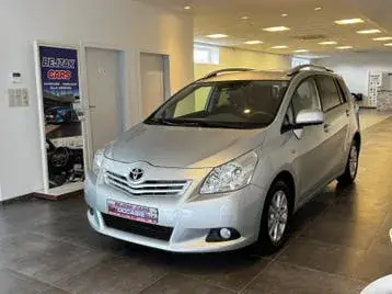 Toyota Avensis Verso
