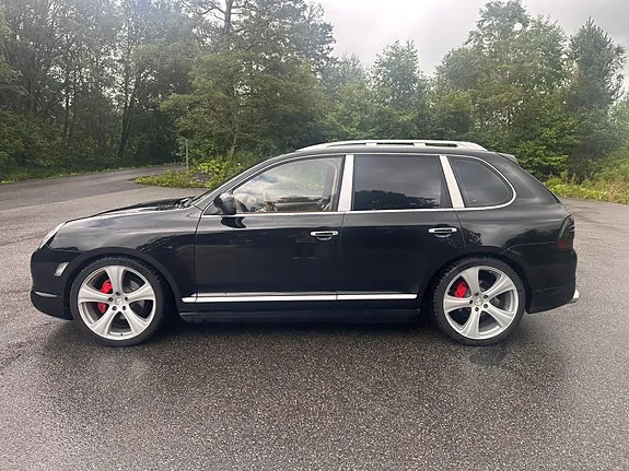 Porsche Cayenne Turbo 2004 photo 2