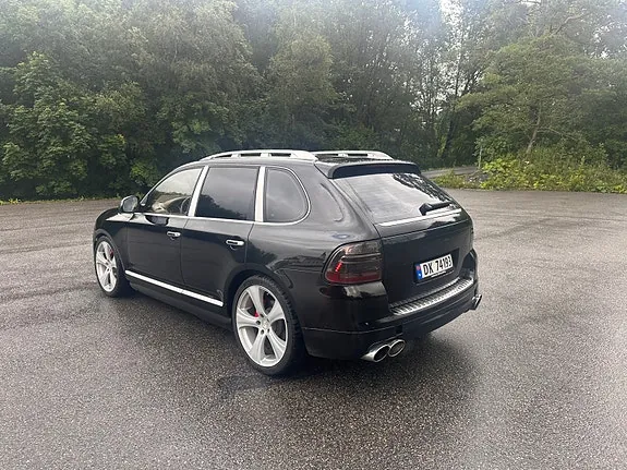 Porsche Cayenne Turbo 2004 photo 3
