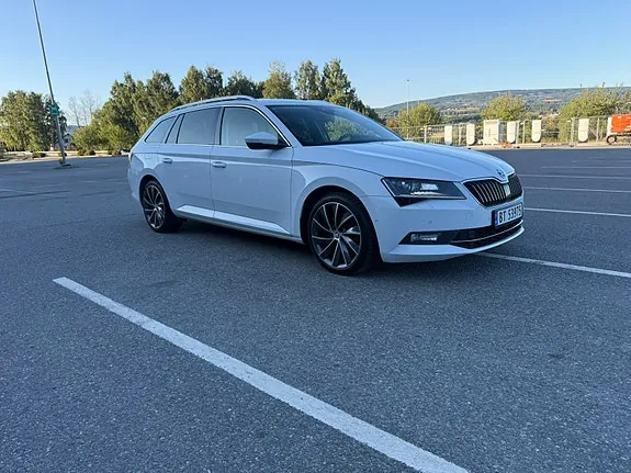 Skoda Superb 2016 photo 2