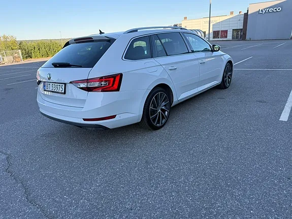 Skoda Superb 2016 photo 5