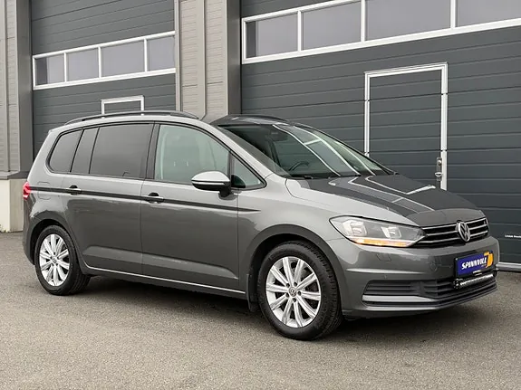 Volkswagen Touran 2017 photo 2