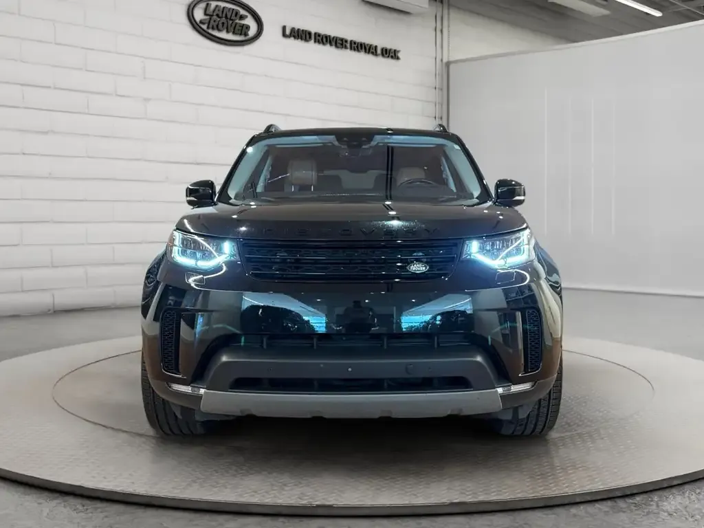 Land Rover Discovery 2019 photo 2
