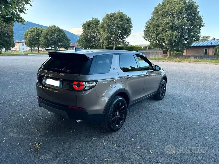 Land Rover Discovery Sport 2017 photo 3