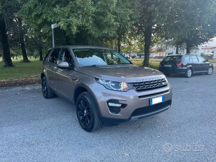 Land Rover Discovery Sport 2017 photo 4