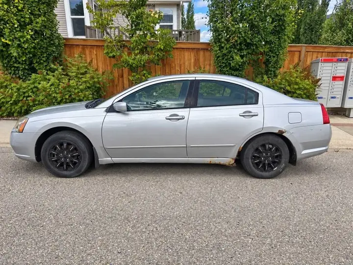 Mitsubishi Galant 2006 photo 3