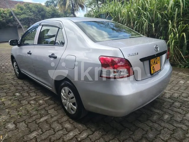 Toyota Belta 2011 photo 2