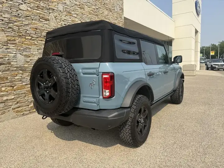 Ford Bronco 2023 photo 3