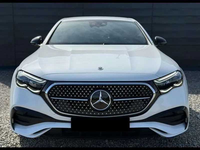 Mercedes-Benz E-Class 2023 photo 3