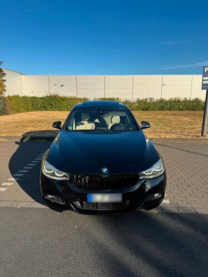 BMW 320I