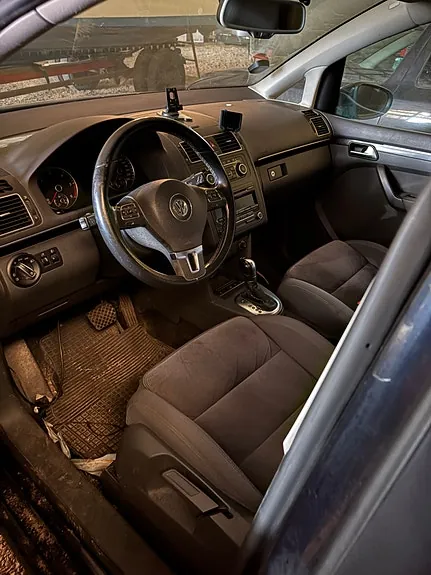Volkswagen Touran 2012 photo 5