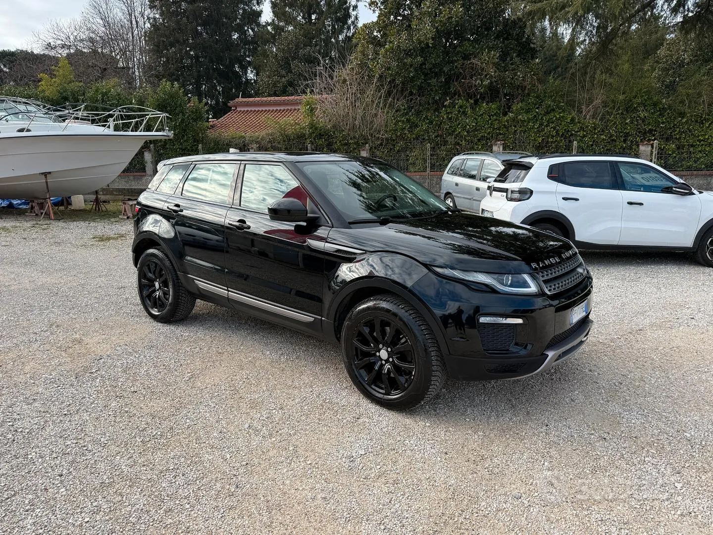 Land Rover Evoque 2018 photo 2