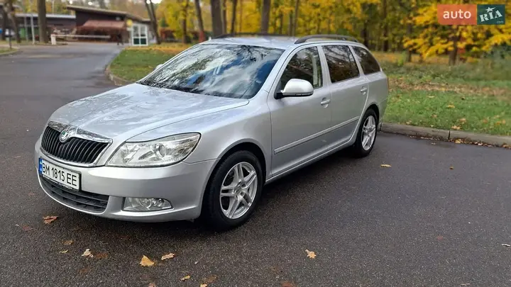 Skoda Octavia 2010 photo 2