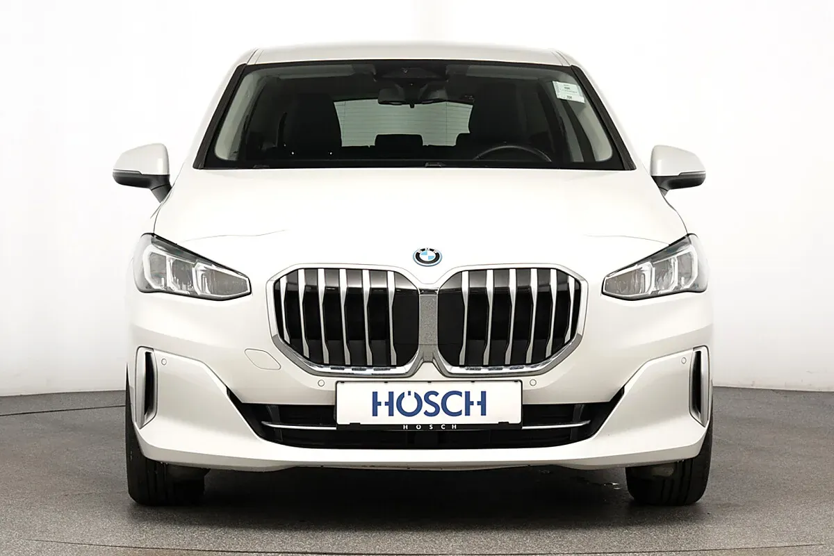 BMW 2 Series 2024 photo 2