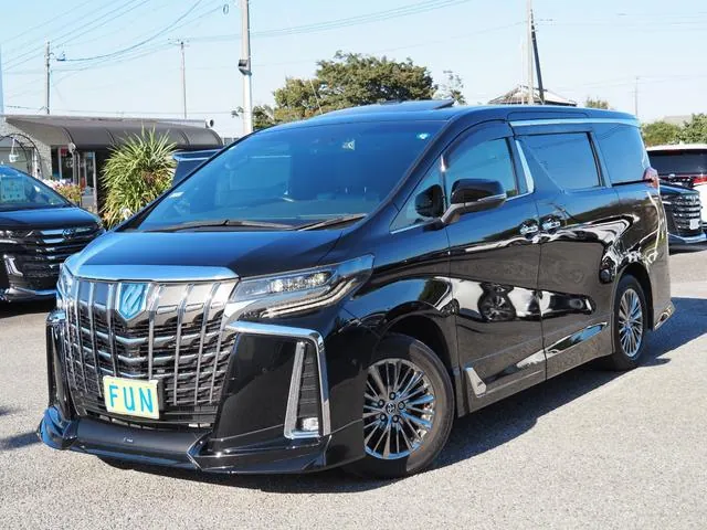 Toyota Alphard 2023 photo 4
