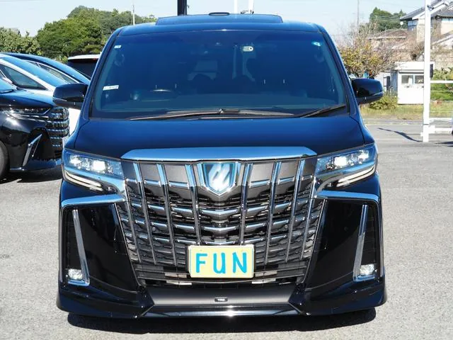 Toyota Alphard 2023 photo 2
