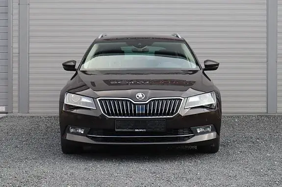 Skoda Superb 2016 photo 2