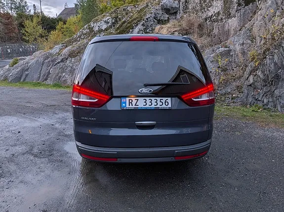 Ford Galaxy 2011 photo 4