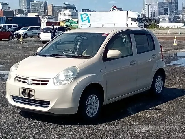 Toyota Passo X 2012 photo 2