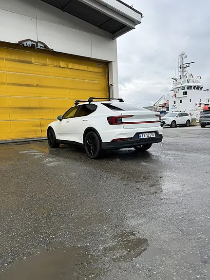Polestar 2 2022 photo 2