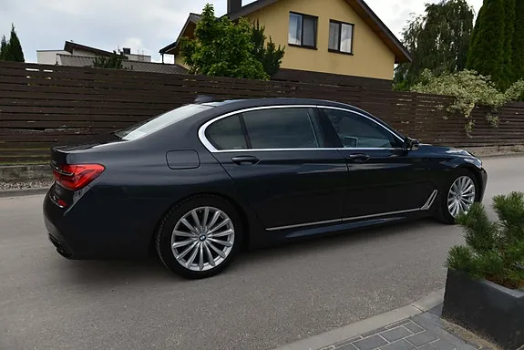 BMW 740Li 2017 photo 3