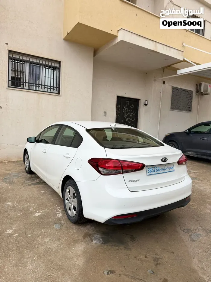 Kia Forte 2017 photo 2