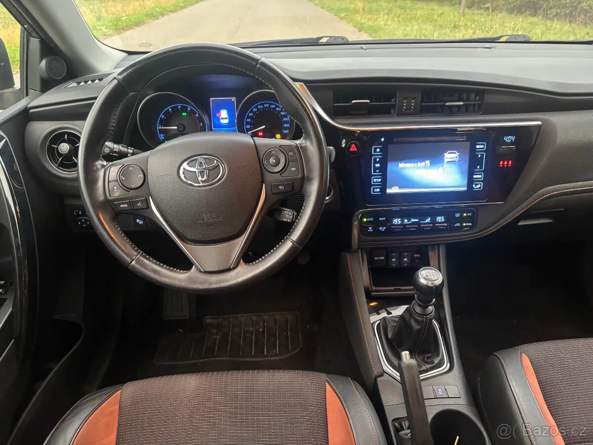 Toyota Auris 2015 photo 5