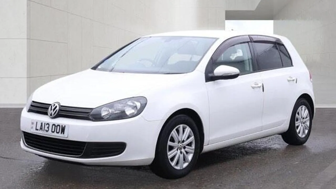 Volkswagen Golf 2023 photo 2