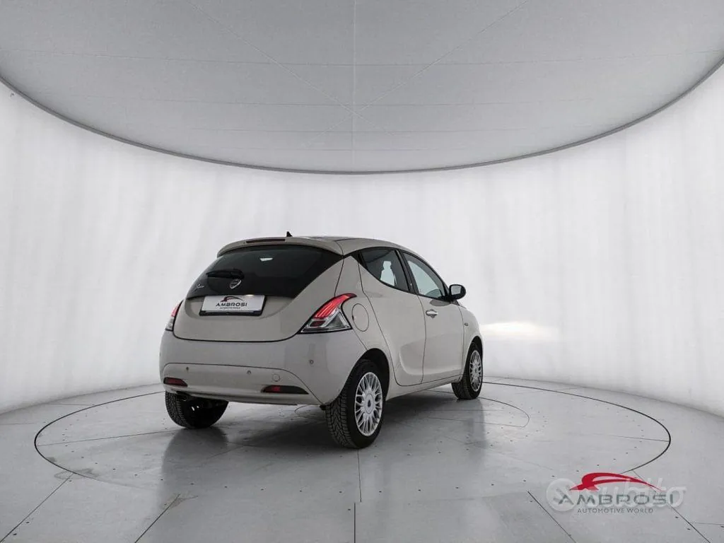 Lancia Ypsilon 2017 photo 3