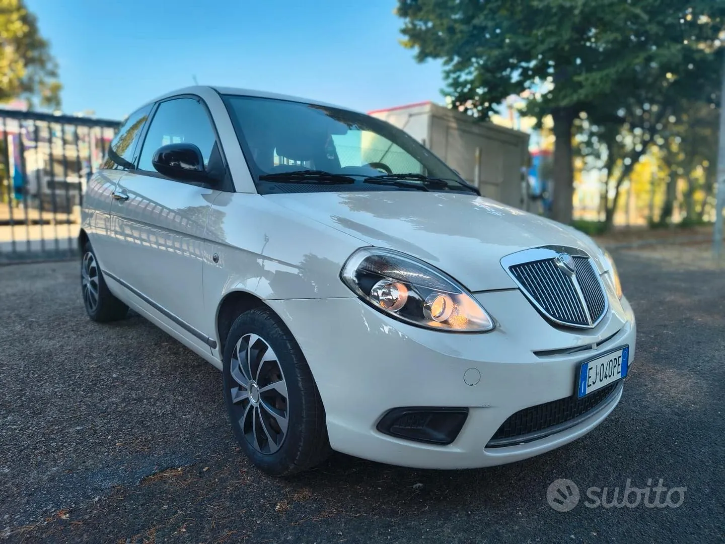 Lancia Ypsilon 2011 photo 2
