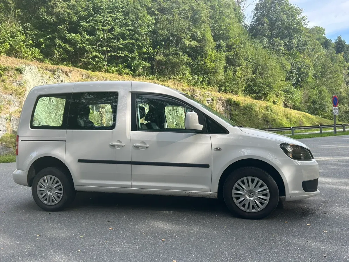 Volkswagen Caddy 2013 photo 2