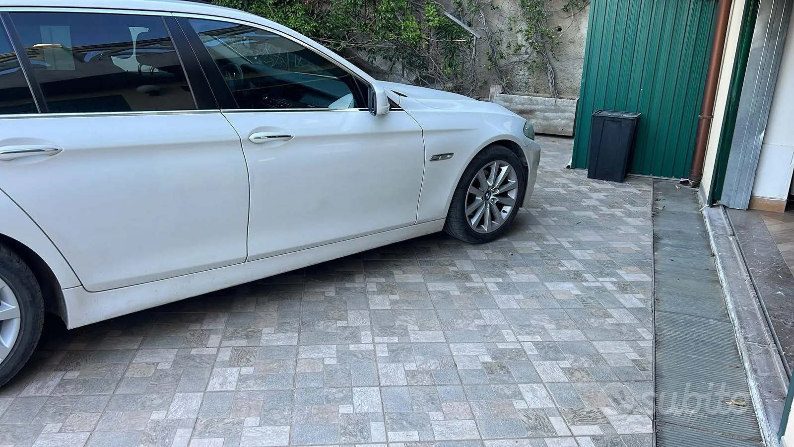 BMW 5 Series 2010 photo 4