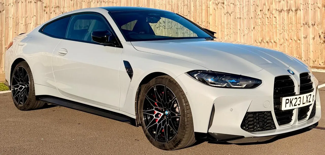 BMW M4 2023 photo 4