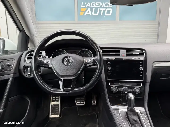 Volkswagen Golf 2018 photo 2