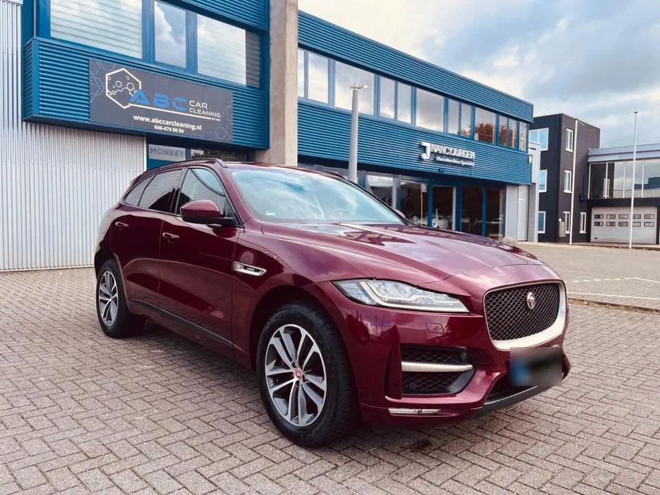 Jaguar F-Pace