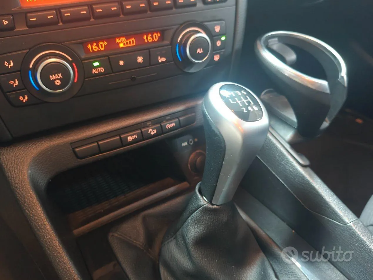 BMW X1 2011 photo 4
