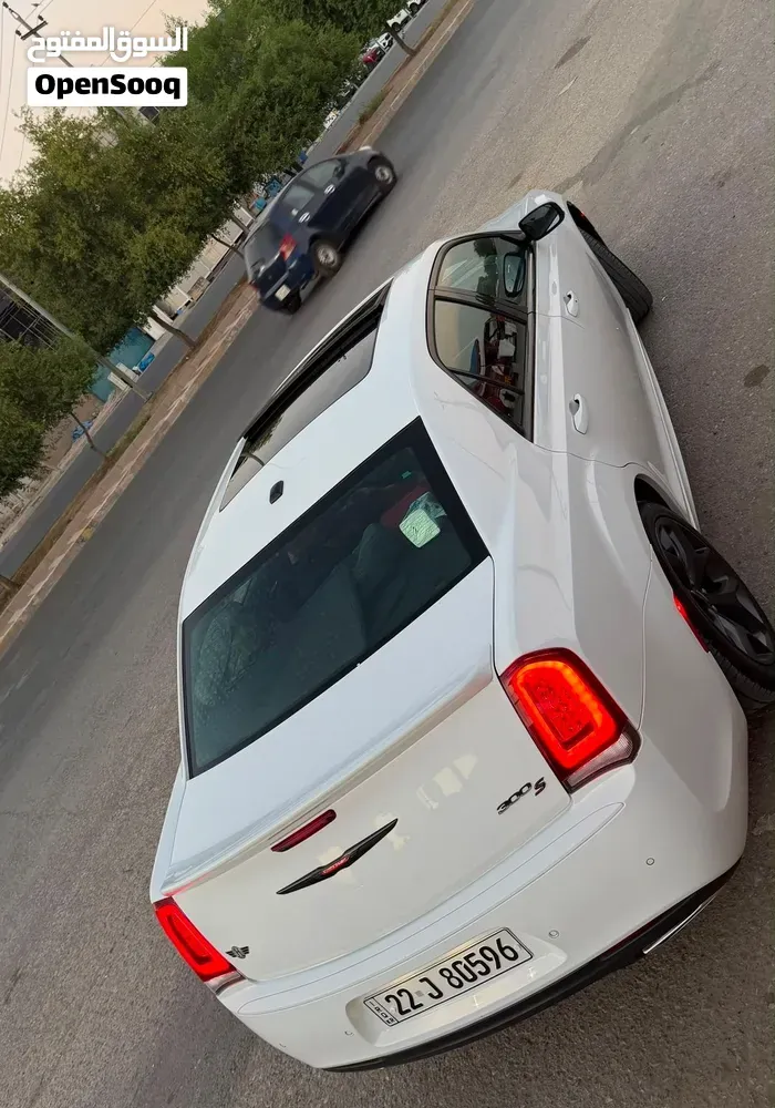 Chrysler 300 2023 photo 4