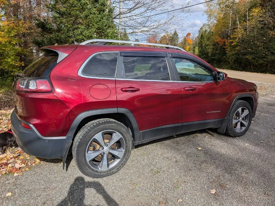 Jeep Cherokee 2019 photo 2