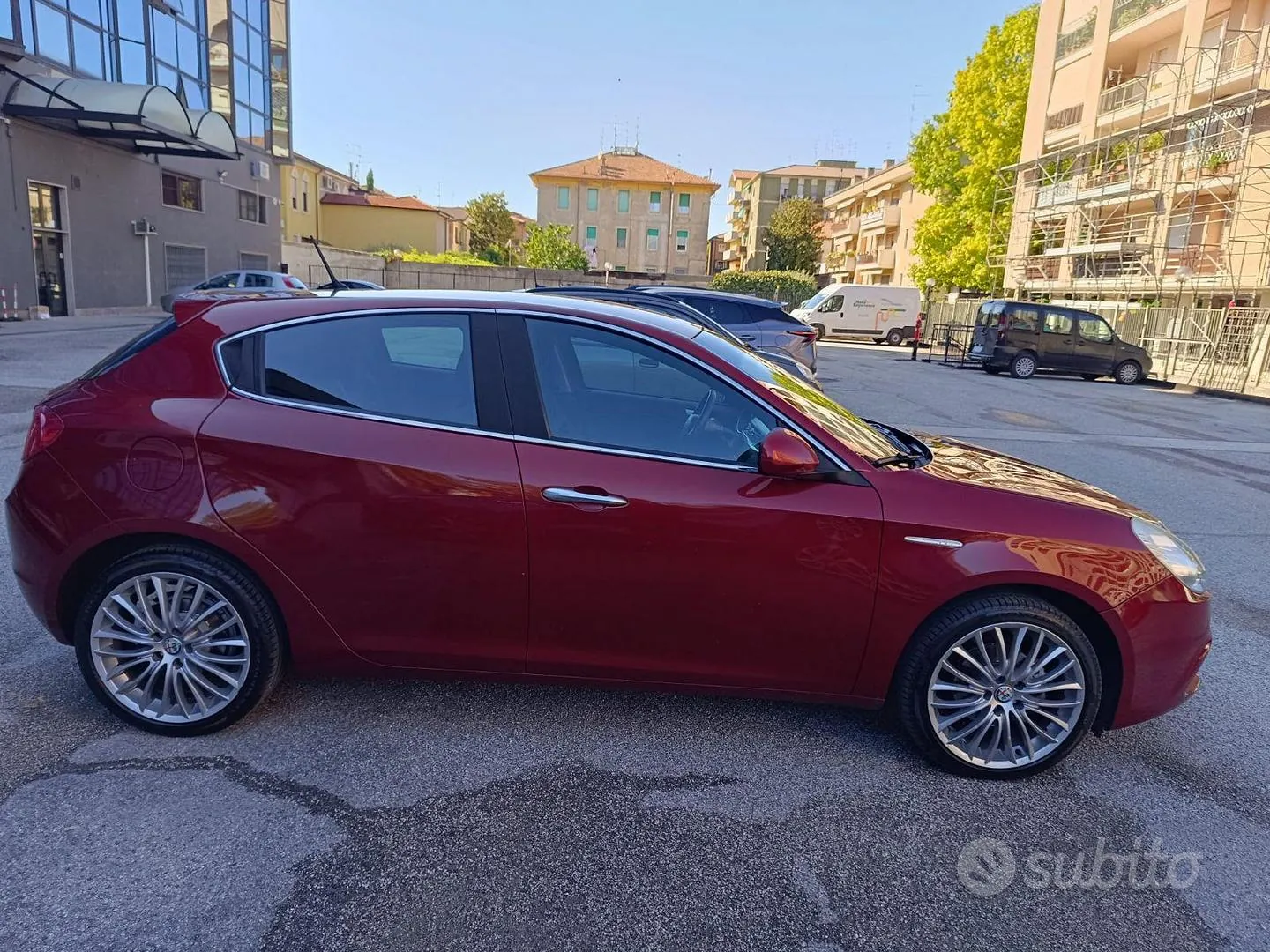 Alfa Romeo Giulietta 2011 photo 2