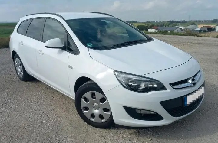 Opel Astra J Sports Tourer