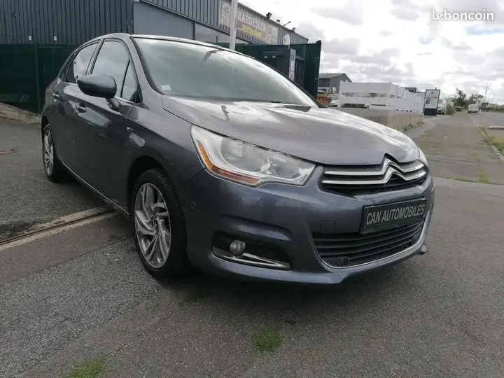 Citroen C4 2011 photo 2
