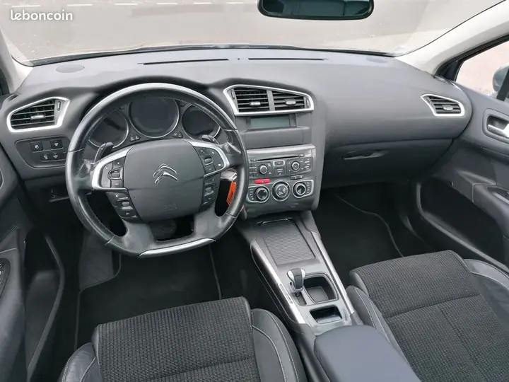 Citroen C4 2011 photo 4