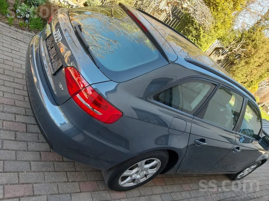 Audi A4 2011 photo 3