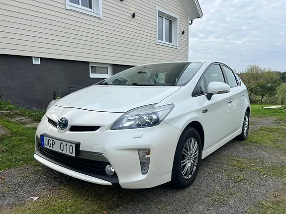 Toyota Prius Plug-In Hybrid 2012 photo 4