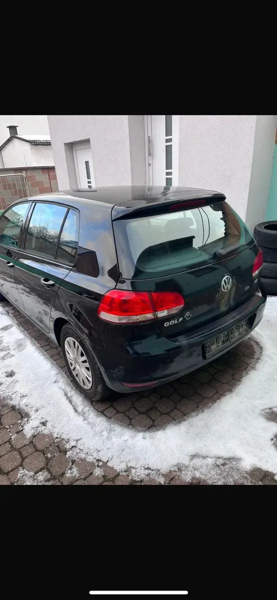 Volkswagen Golf 2010 photo 2