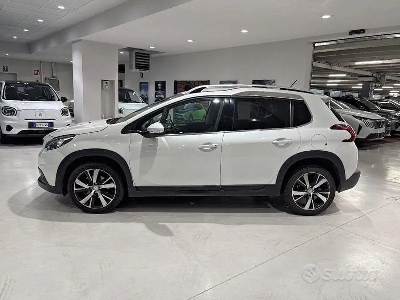 Peugeot 2008 2018 photo 2