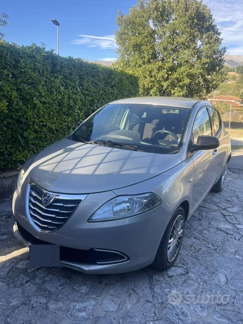Lancia Ypsilon