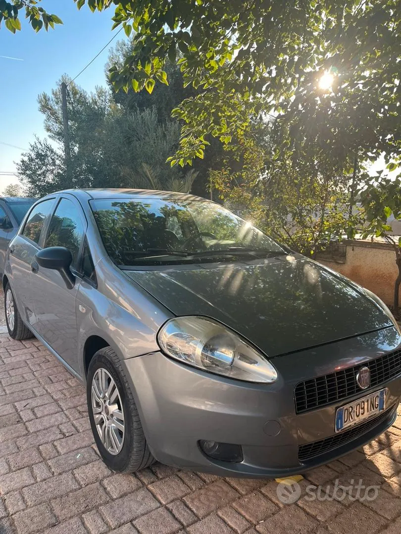Fiat Grande Punto 2008 photo 2